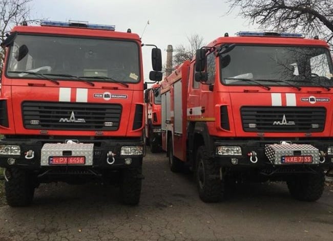 В автопарку рівненських рятувальників з'явилася нова пожежно-рятувальна техніка