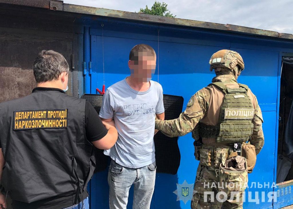 На Рівненщині поліція викрили наркозбувачів через телеграм-канал