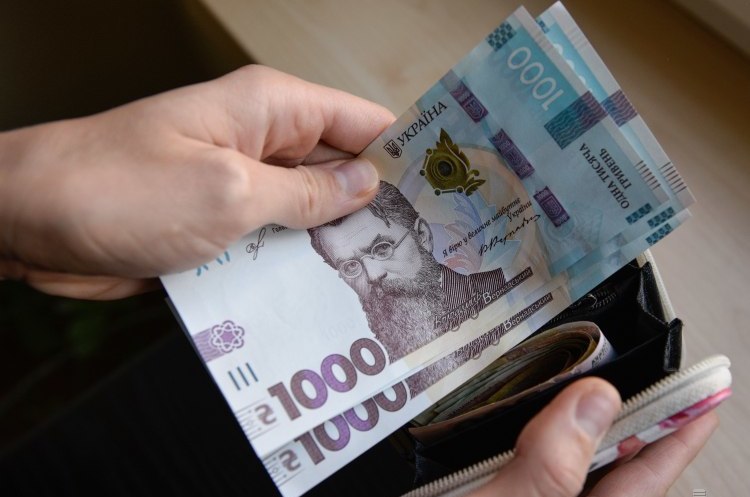 Зеленський підписав закон про штрафи за прострочені кредити
